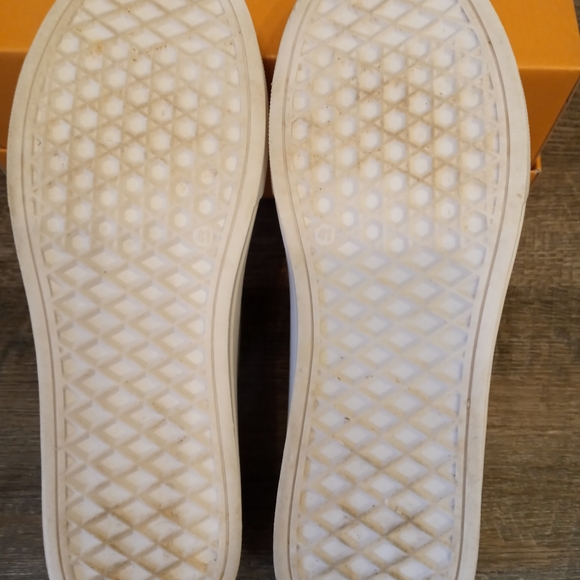 Sneakers (not branded) Size 9.0 (new w/out tags) - Picture 4 of 4